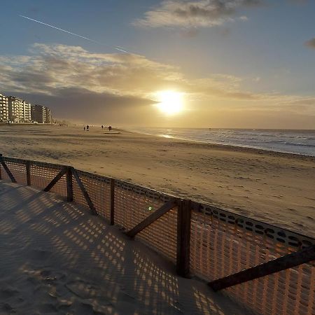 Appartement Met Zeezicht En Verwarmd Zwembad Ostend Luaran gambar
