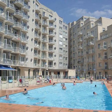 Appartement Met Zeezicht En Verwarmd Zwembad Ostend Luaran gambar