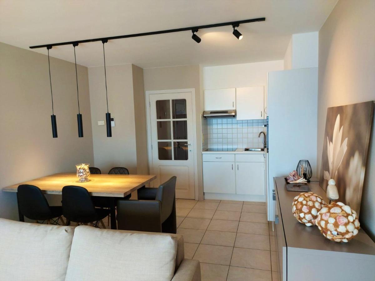 Appartement Met Zeezicht En Verwarmd Zwembad Ostend Luaran gambar