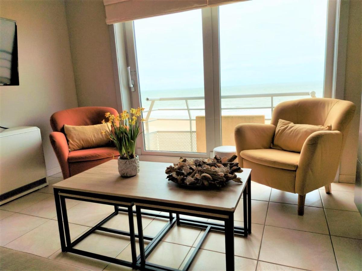 Appartement Met Zeezicht En Verwarmd Zwembad Ostend Luaran gambar