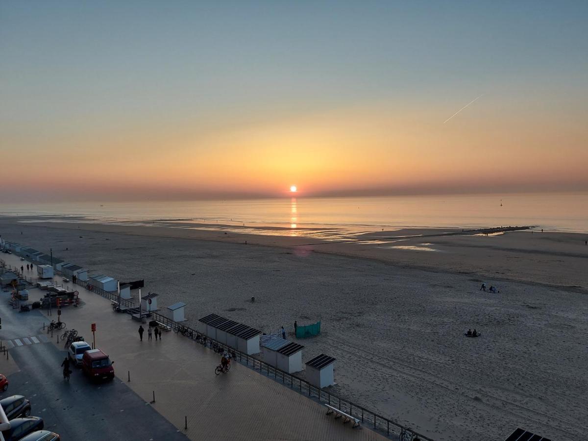 Appartement Met Zeezicht En Verwarmd Zwembad Ostend Luaran gambar